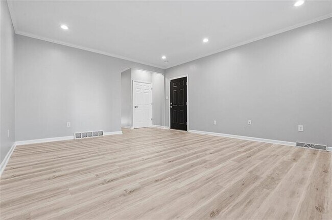 Building Photo - 715 Filbert St