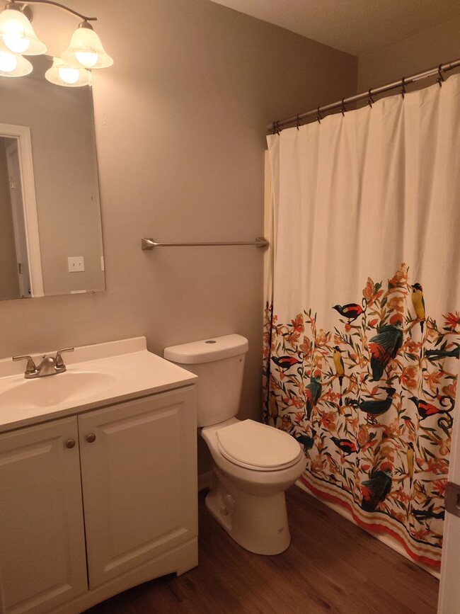 Building Photo - 3 bedroom, 2 bath ranch in Radcliff, Ky