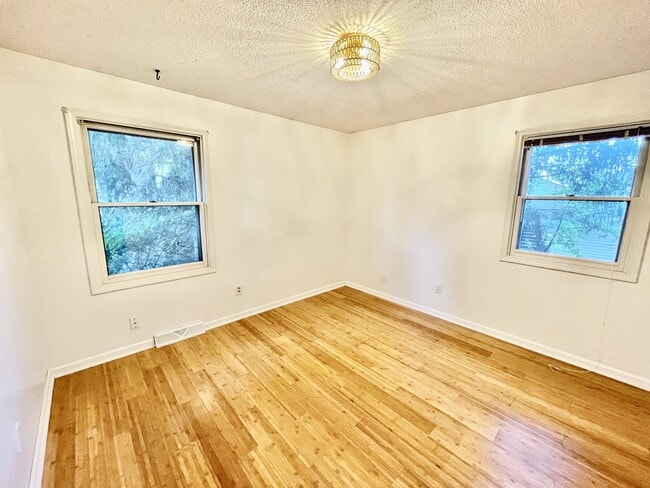 Building Photo - 3885 140th Ave