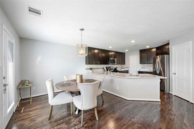 Building Photo - 15827 Copper Oak Ln