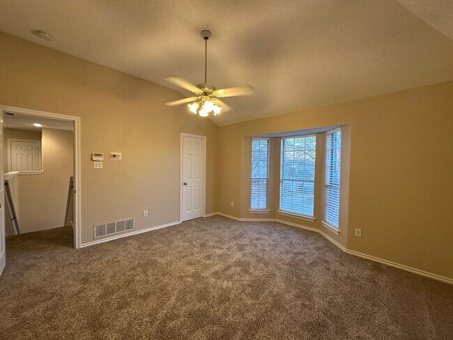 Building Photo - Coming Soon- Move in available 4/10/26