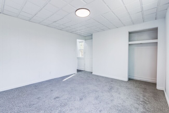 Building Photo - 1002 E Warrington Ave