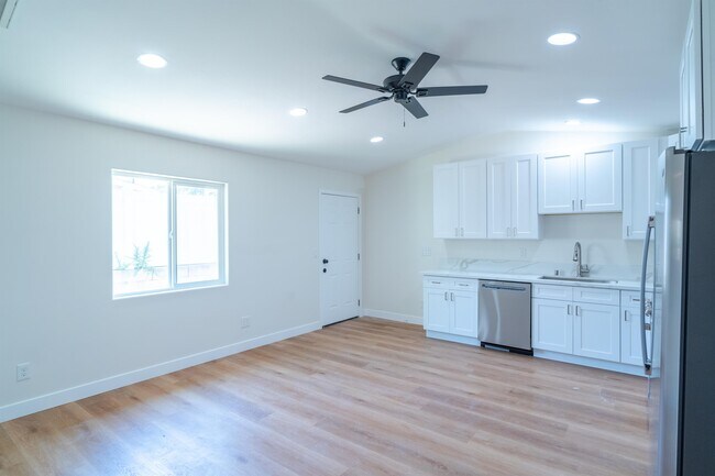 Building Photo - 6406 Shane Pl