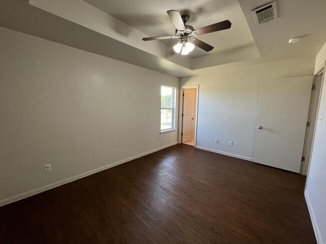 Building Photo - 601 Bermuda St