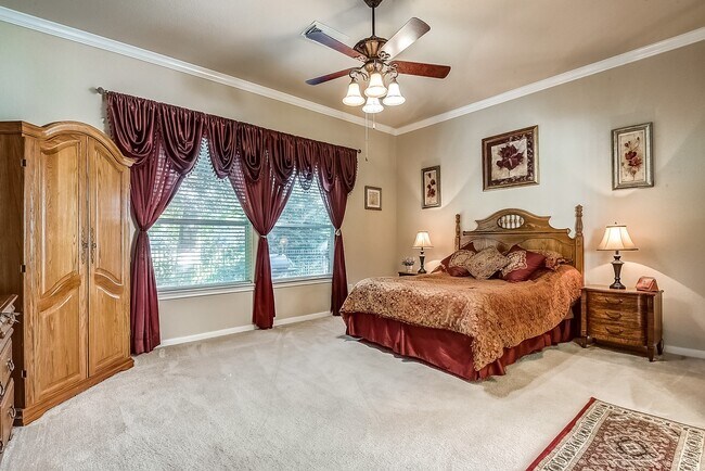 Building Photo - 18318 Hampton Hills Dr