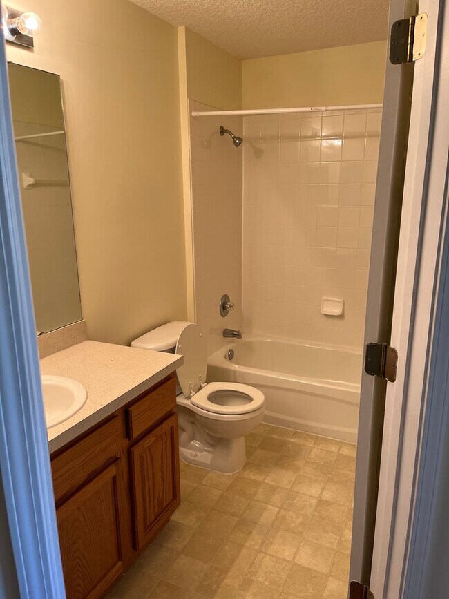 Building Photo - 3537 Whisper Creek Blvd
