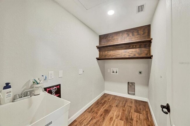 Building Photo - 15530 Aqua Cir