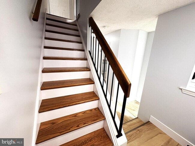 Building Photo - 306 Paddock Dr