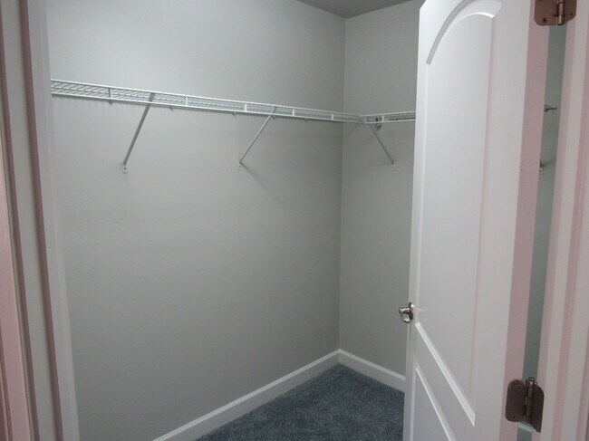 Building Photo - 424 Luna Bella Ln