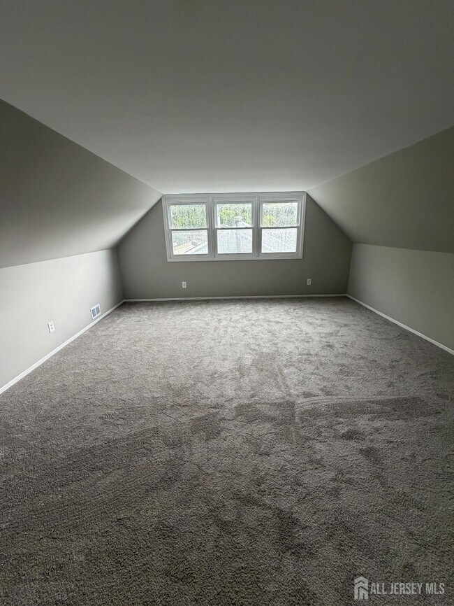 Building Photo - 111 Edge Ln