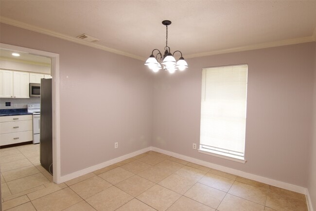 Building Photo - 10426 Cedar Towne Ln