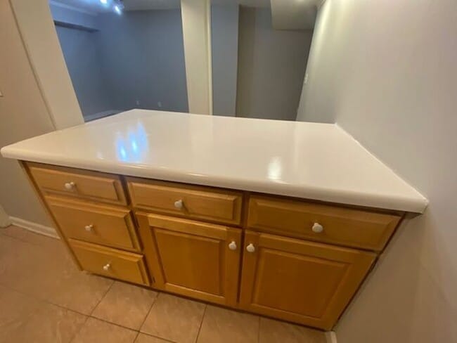 Building Photo - Charming 2-Bedroom Apartment in the Heart ...