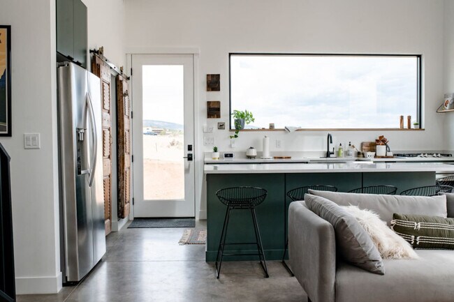 Building Photo - 2387 2500 S