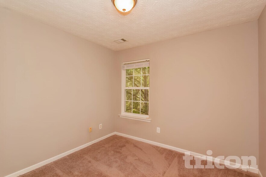 Building Photo - 130 Silver Fox Trail