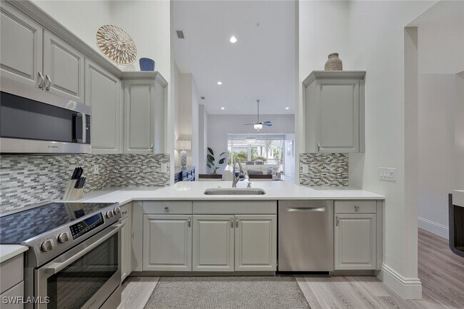 Building Photo - 831 Sailaway Ln