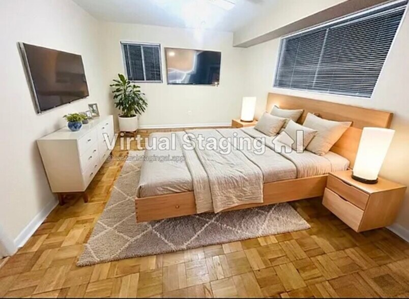 Quiet bedroom with 2 spacious wardrobes - 10506 Weymouth St