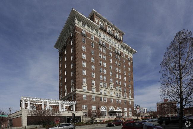 Primary Photo - Battery Park Senior Apartments