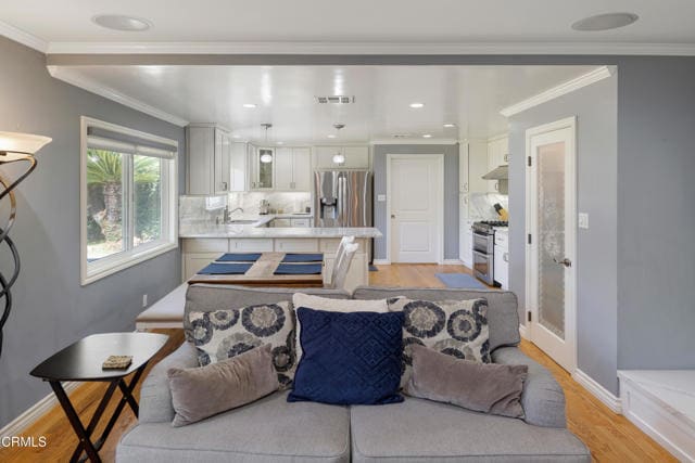 Building Photo - 142 W Santa Anita Terrace