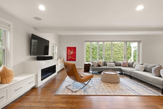 Building Photo - 25 Saddle Club Rd