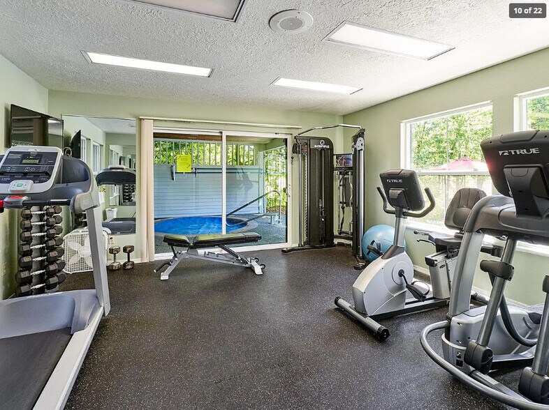 Building Photo - 4000 Carman Dr