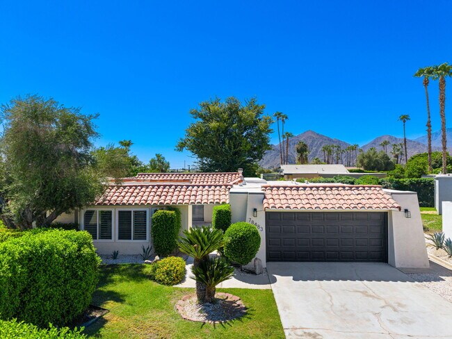 Primary Photo - 78483 Cll Huerta