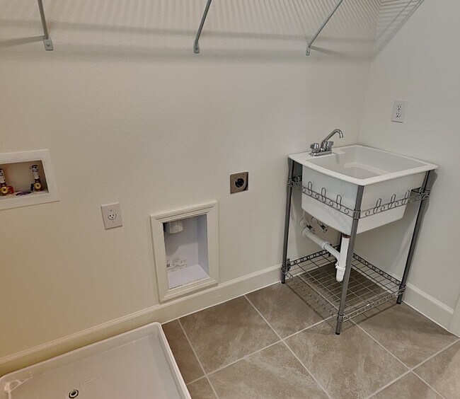 Building Photo - 3071 Sanctuary Dr