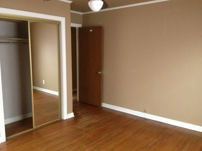 Building Photo - 334 E 46th St