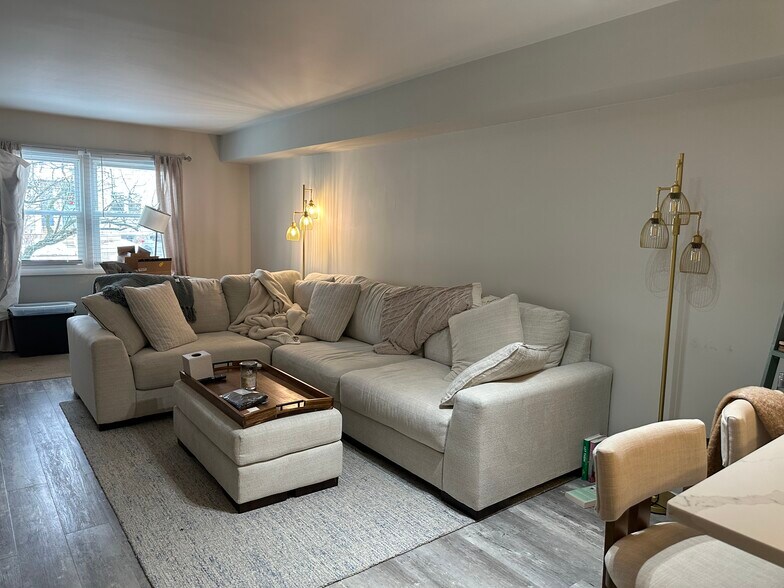 Building Photo - 65 Ellsworth St