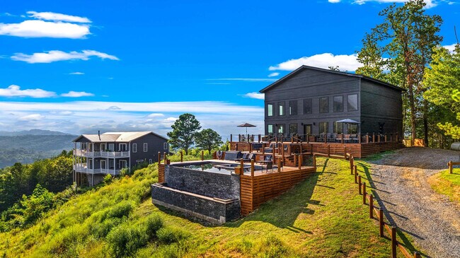 Building Photo - 264 Sonshine Ridge Rd