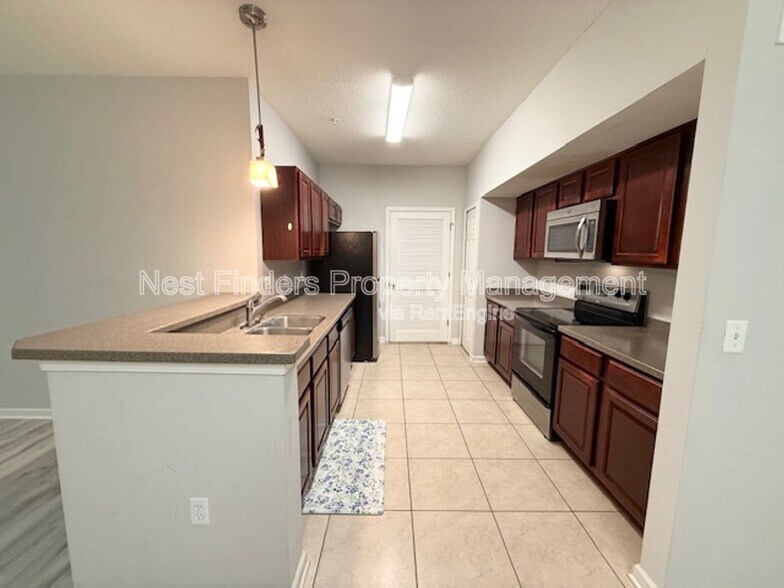 Building Photo - 8235 Lobster Bay Ct