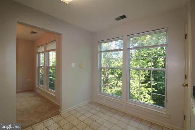 Building Photo - 12000 Amber Ridge Cir