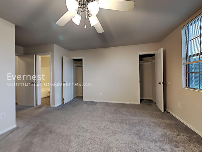 Building Photo - 320 Ezekial Ave