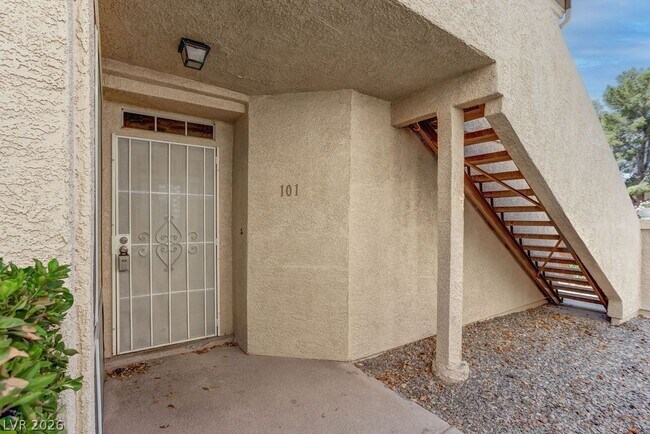 Building Photo - 3661 Renovah St