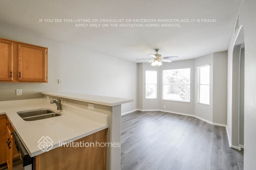 Building Photo - 7704 W Oraibi Dr