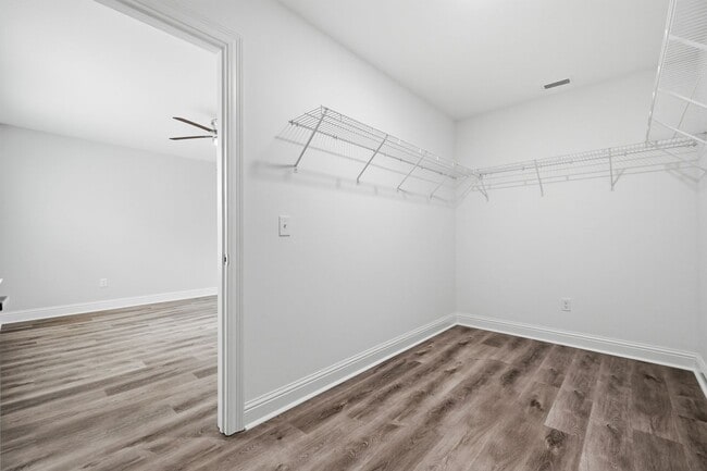 Building Photo - Brand-New 3 Bedroom Townhome in Fort Walton Beach!