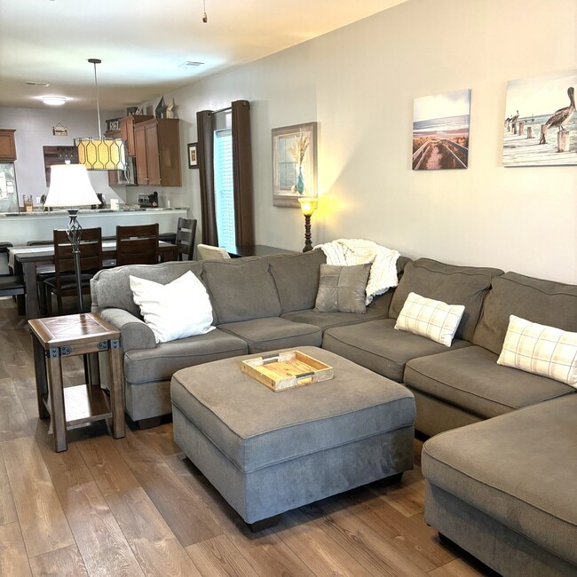 Building Photo - 6253 Catalina Dr