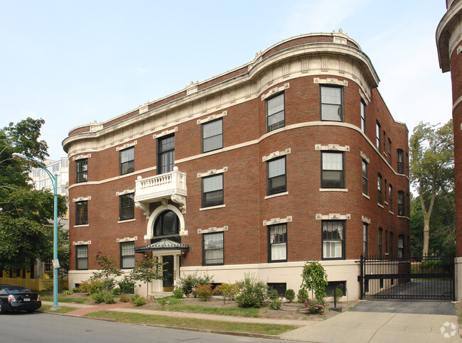 Primary Photo - 63 Barker St
