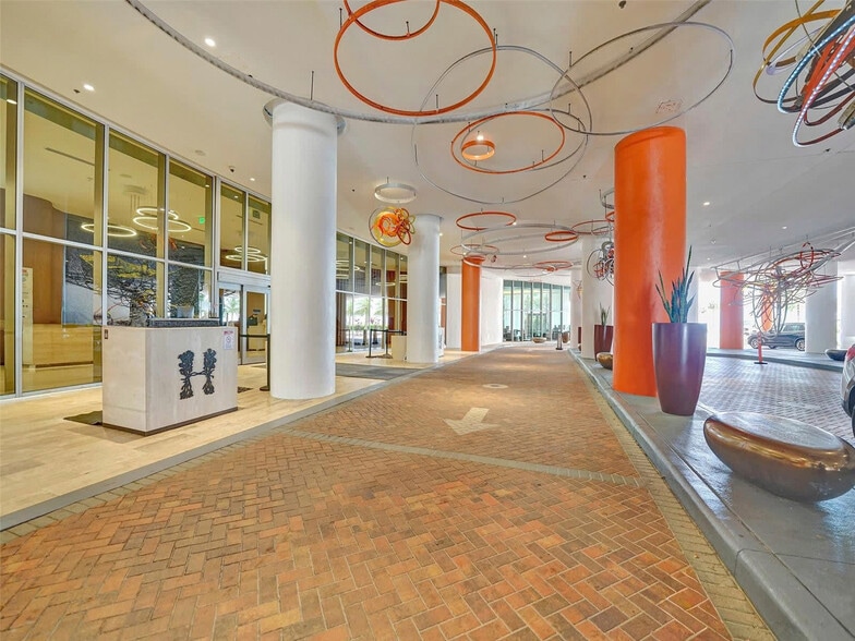 Building Photo - 4111 S Ocean Dr