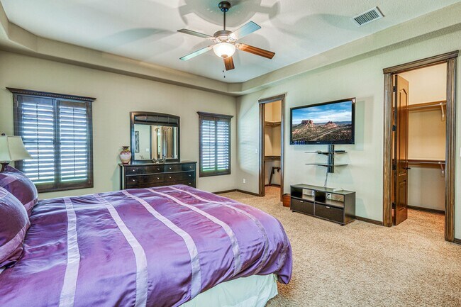 Building Photo - Westside area for Short Term Rental (Compl...