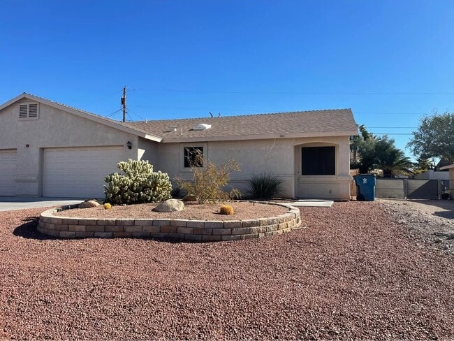 Building Photo - 3320 Tomahawk Dr