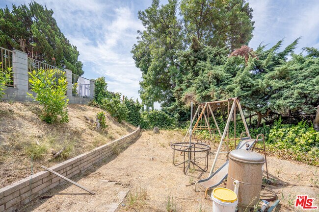 Building Photo - 17440 Fraser Pl