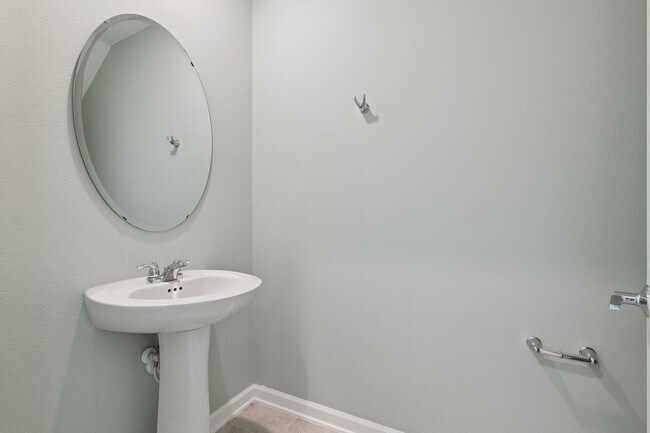 Building Photo - Spacious and Modern 5 Bedroom Home in Gated Arden Park North