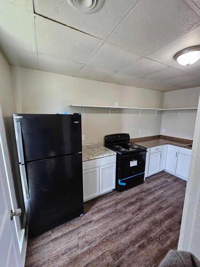 Building Photo - 114 N 7th St