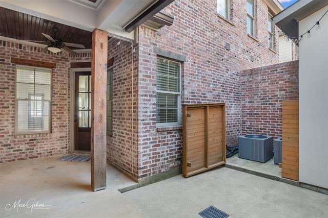 Building Photo - 1930 Chestnut Pk Ln