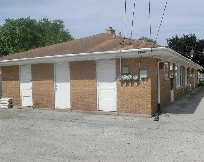 Building Photo - Updated 1-Bedroom Apartment – Available No...