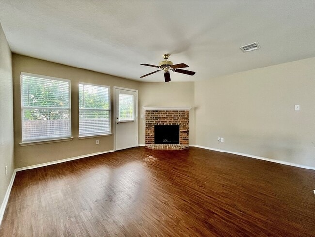 Primary Photo - 2200 Lookout Ln