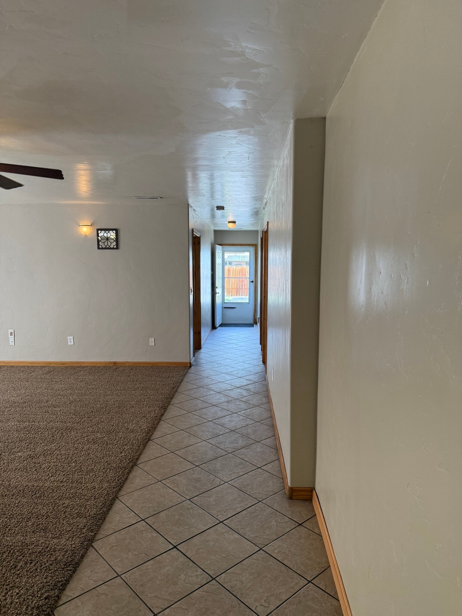 Building Photo - 1420 Pinyon Ave