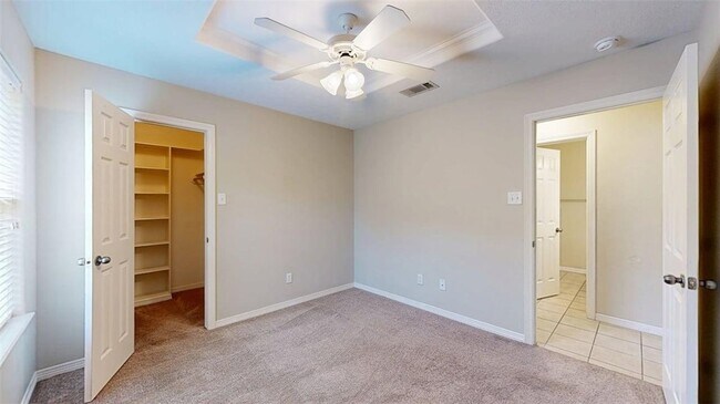 Building Photo - 2350 Kendal Green Cir