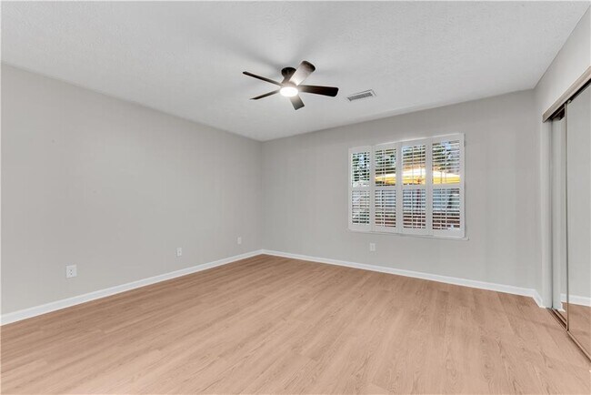 Building Photo - 5097 Village Green Way