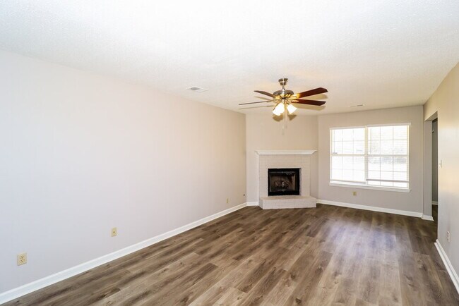 Building Photo - 6997 Luxor Ln